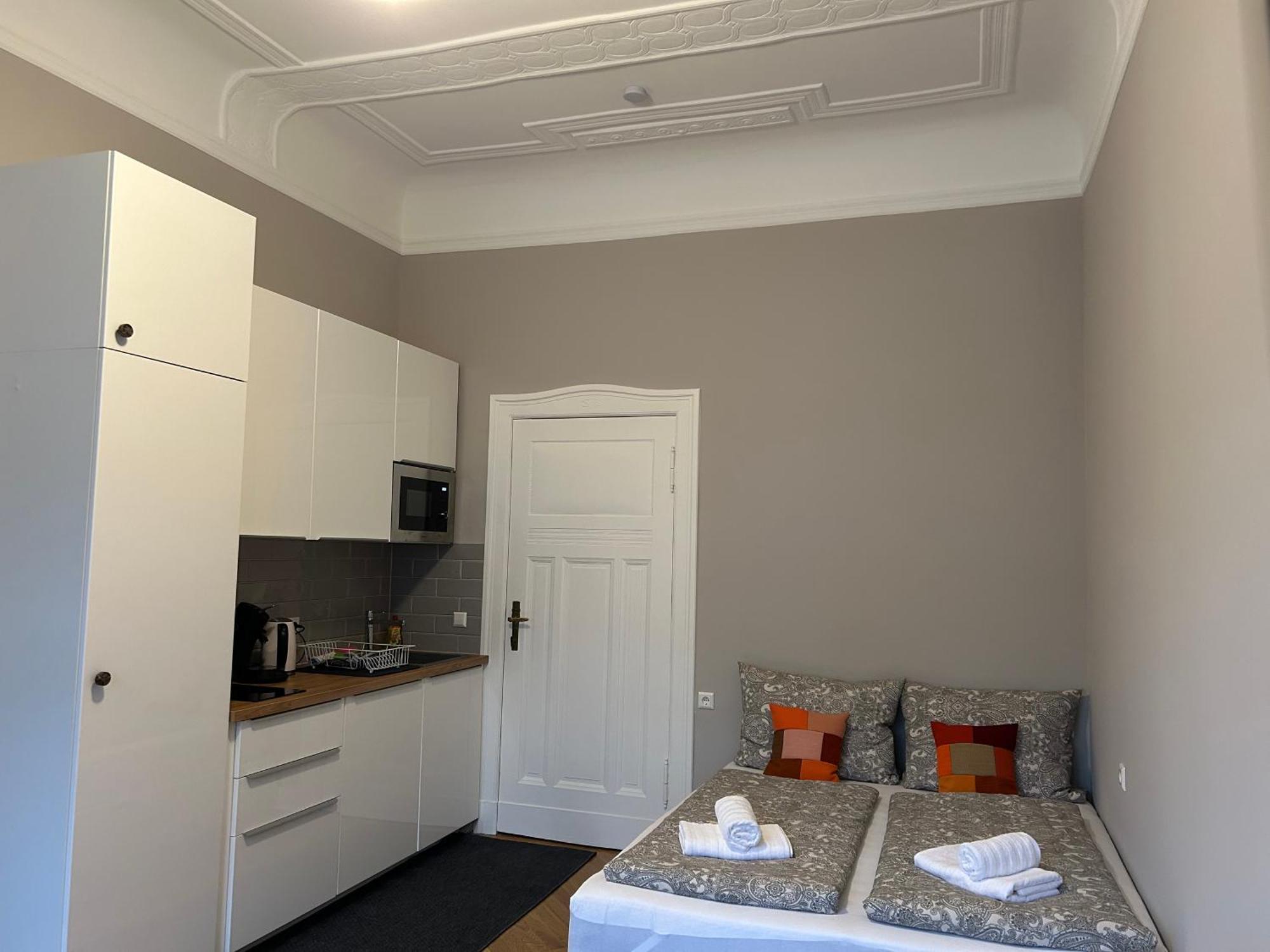 Bismarcks Berlin Apartment Bagian luar foto