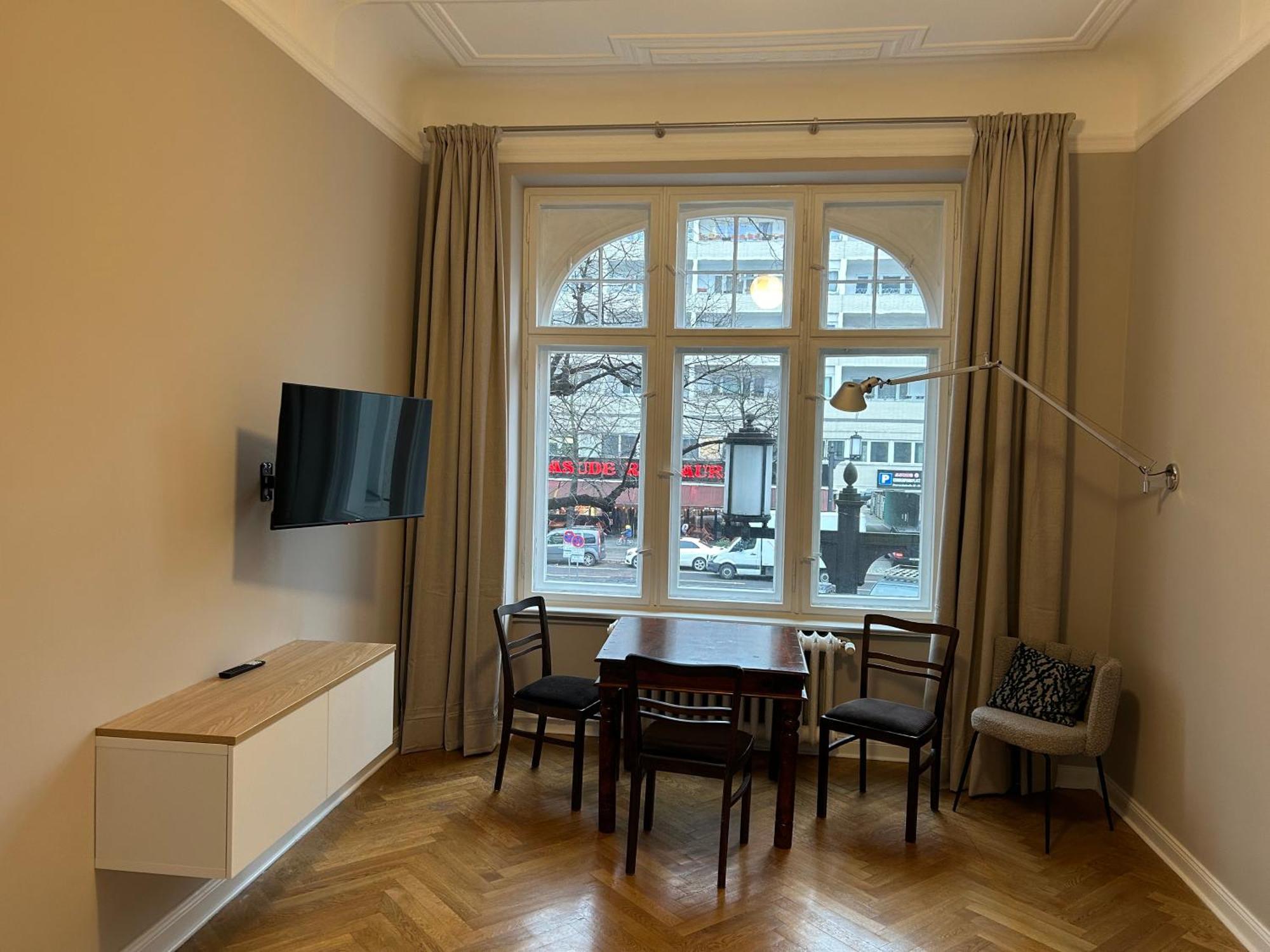 Bismarcks Berlin Apartment Bagian luar foto