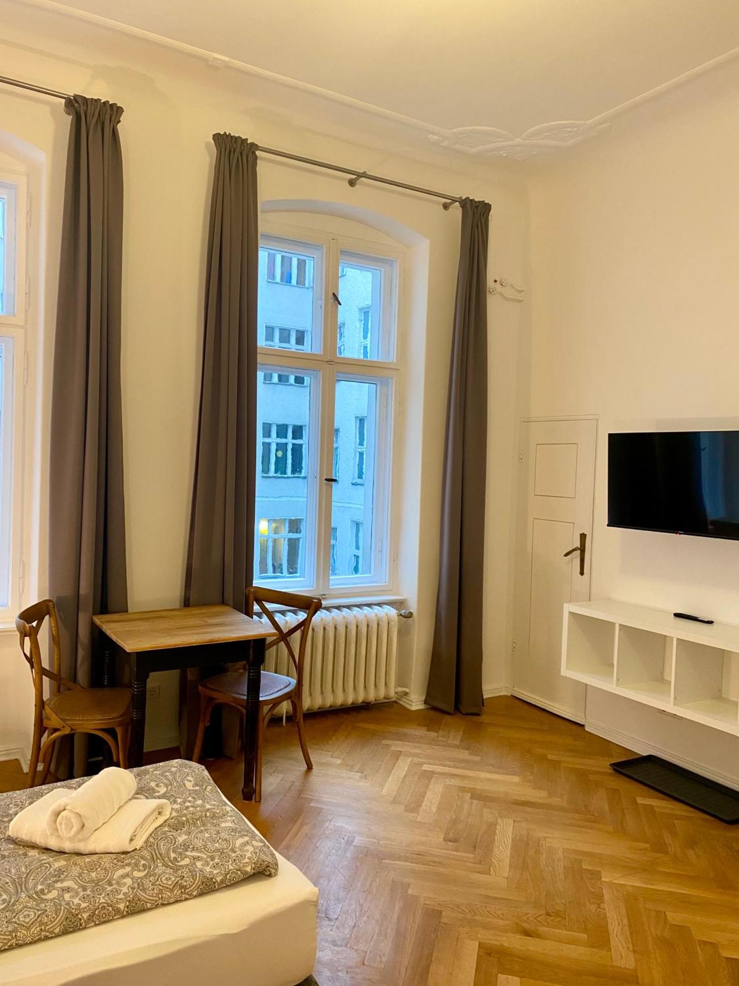 Bismarcks Berlin Apartment Bagian luar foto