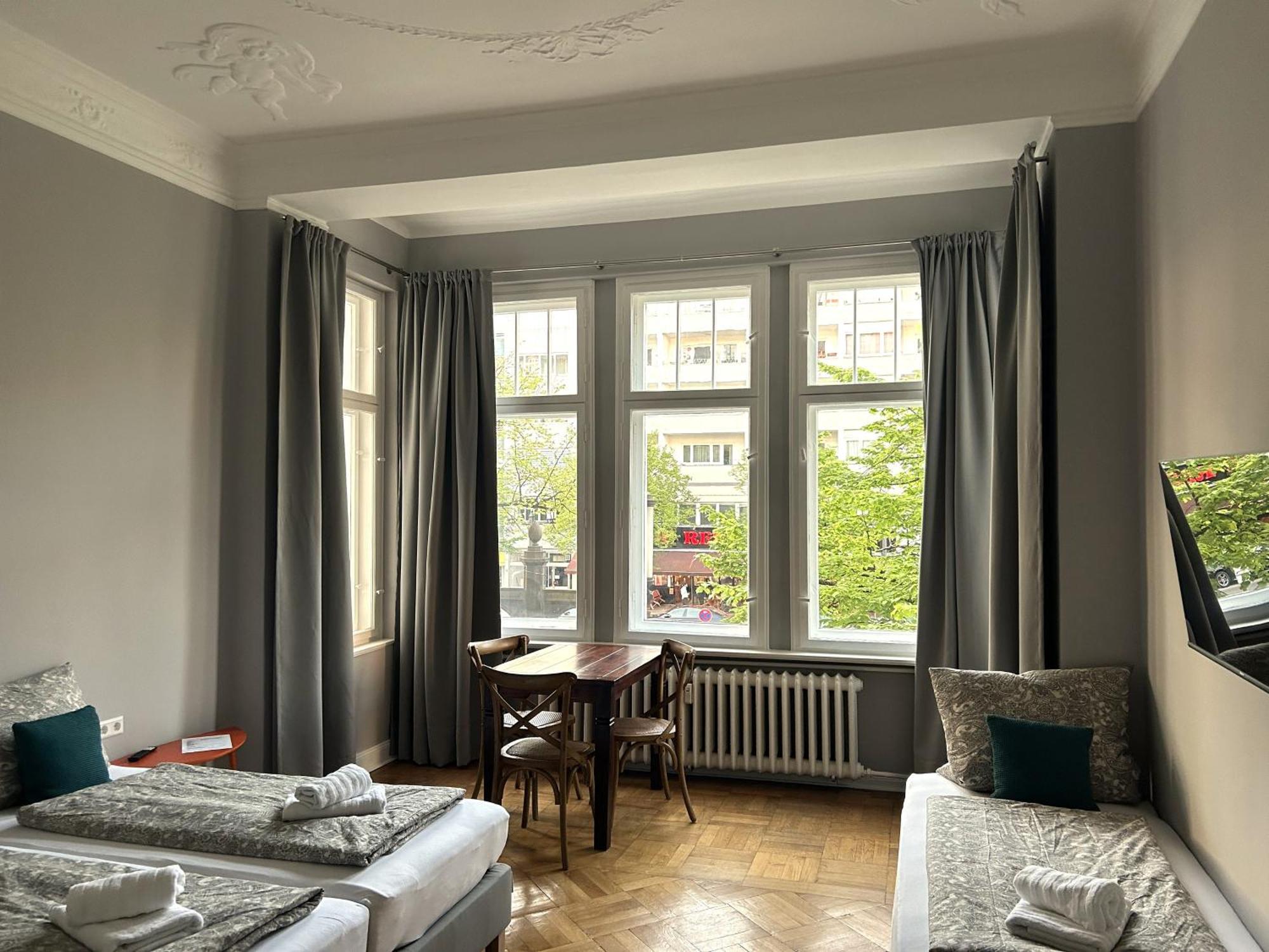 Bismarcks Berlin Apartment Bagian luar foto